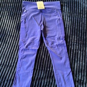 Fabletics 7/8 length Trinity mid-rise pocket pant